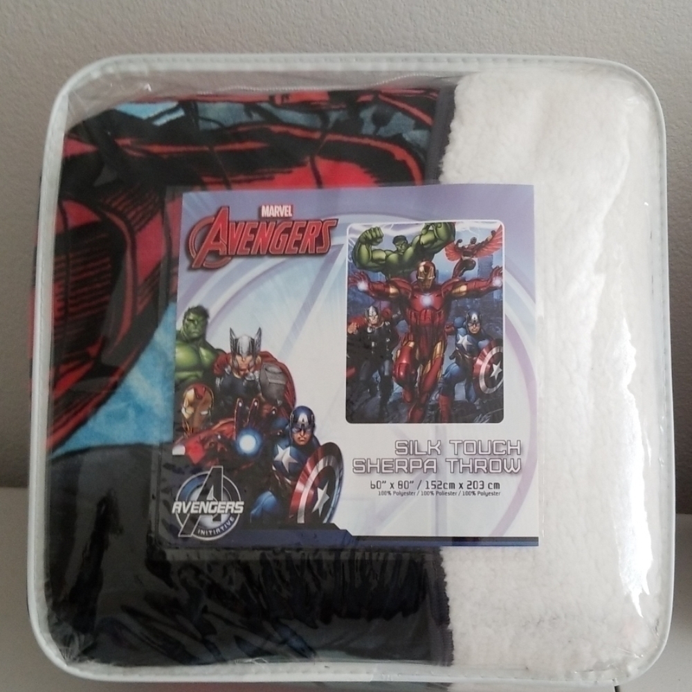 ✨NWT Marvel Avengers Silk Touch Sherpa Throw Blanket 60"x80" Twin Size!✨